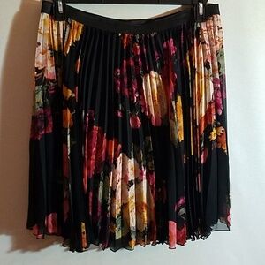 Worthington Size Large Floral Skirt 21.5" Length